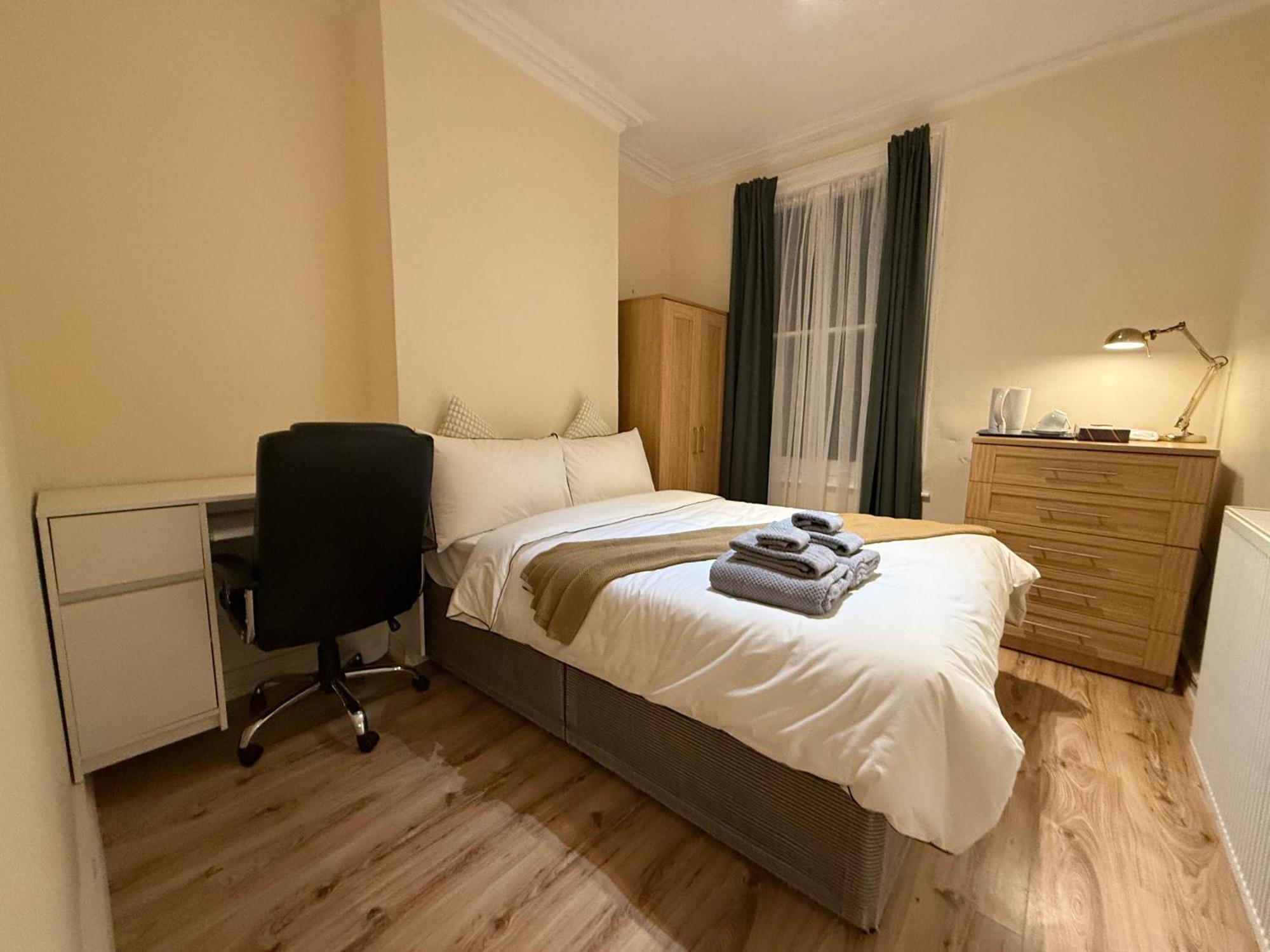 Budget Friendly And Cozy In Hammersmith