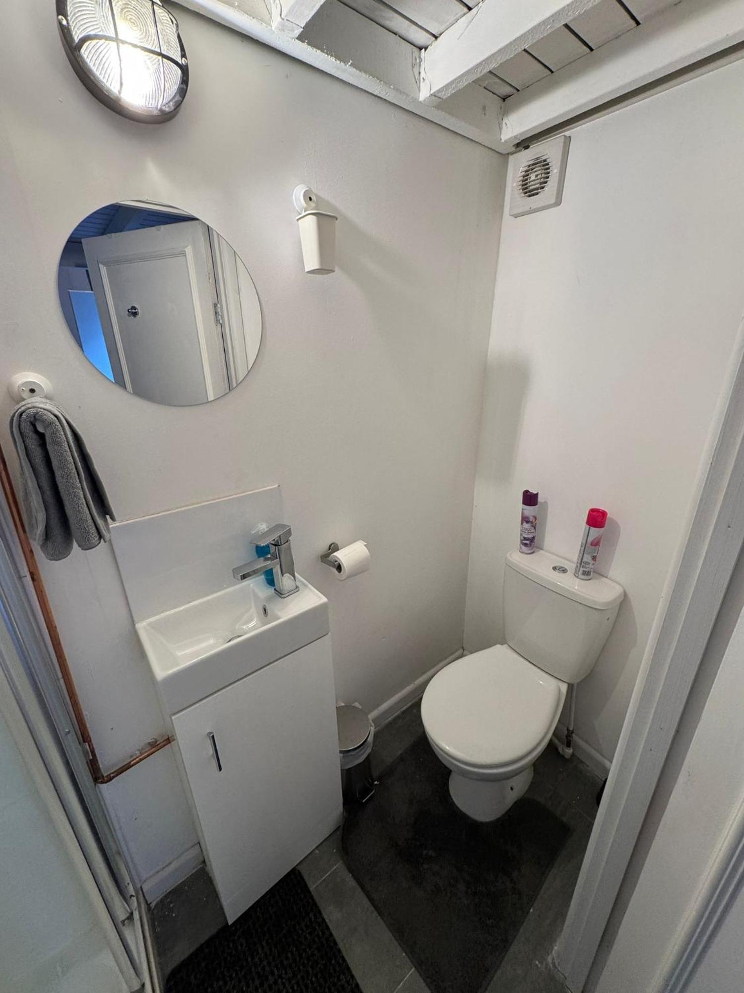 With 3 Beds- 20 Min From Bridge And Gatwick Airport * Londres