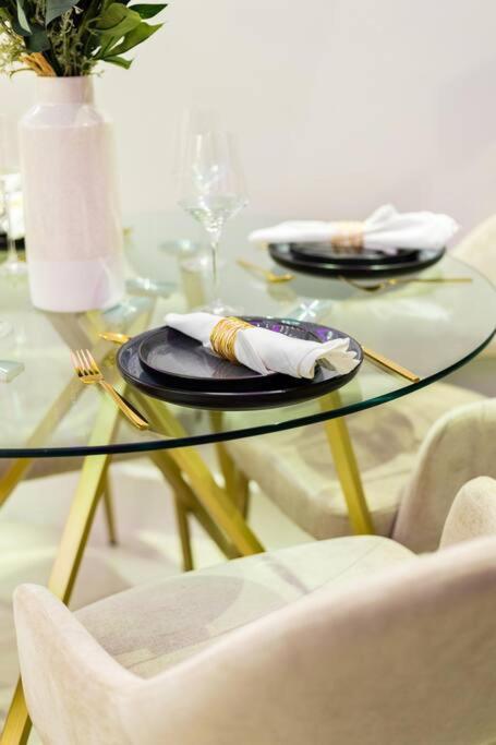 Stylish 2 Bed Split Level Flat Apartamento Londres