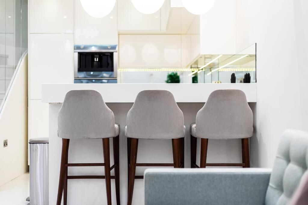 Stylish 2 Bed Split Level Flat Appartement