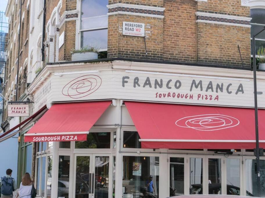 Stylish 2 Bed Split Level Flat Appartement Londres