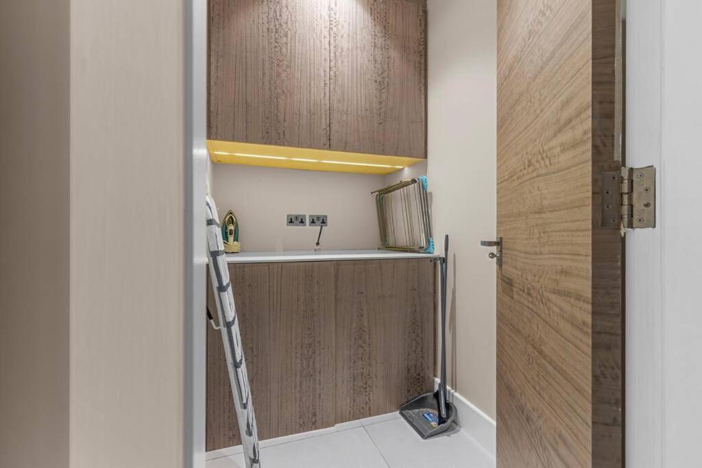 Appartement Stylish 2 Bed Split Level Flat *