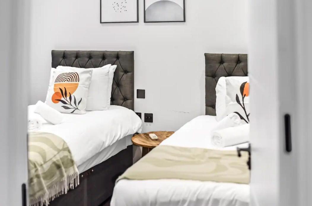 Outstanding 4 Bedroom Apartamento