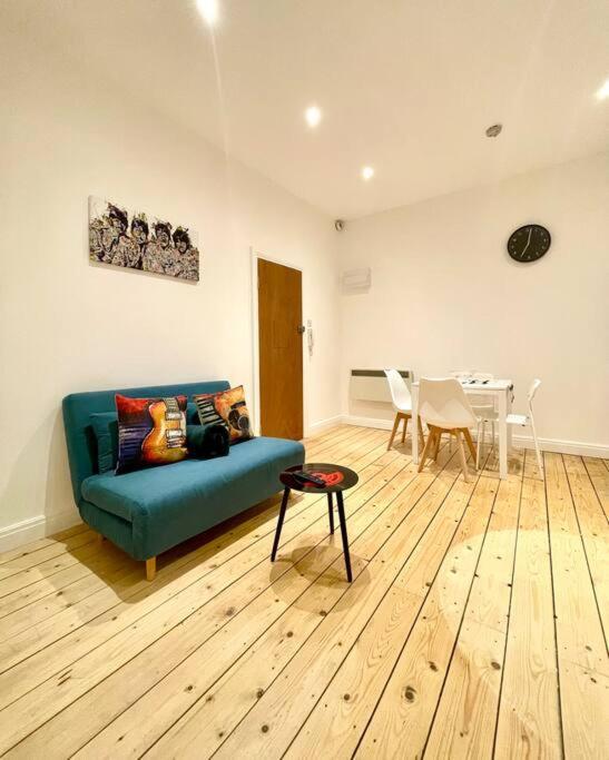 Appartement Cozy Balcony Flat With Canal View
