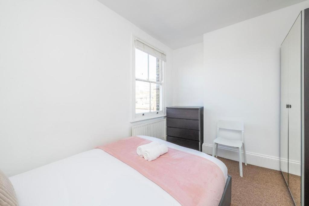 Apartamento Luxury 4 Bedroom Flat With Stunning Shard View From Terrace In London! Next To Station, Sleeps 9 *