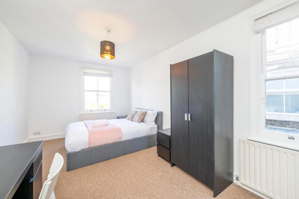 Apartamento Luxury 4 Bedroom Flat With Stunning Shard View From Terrace In London! Next To Station, Sleeps 9 *