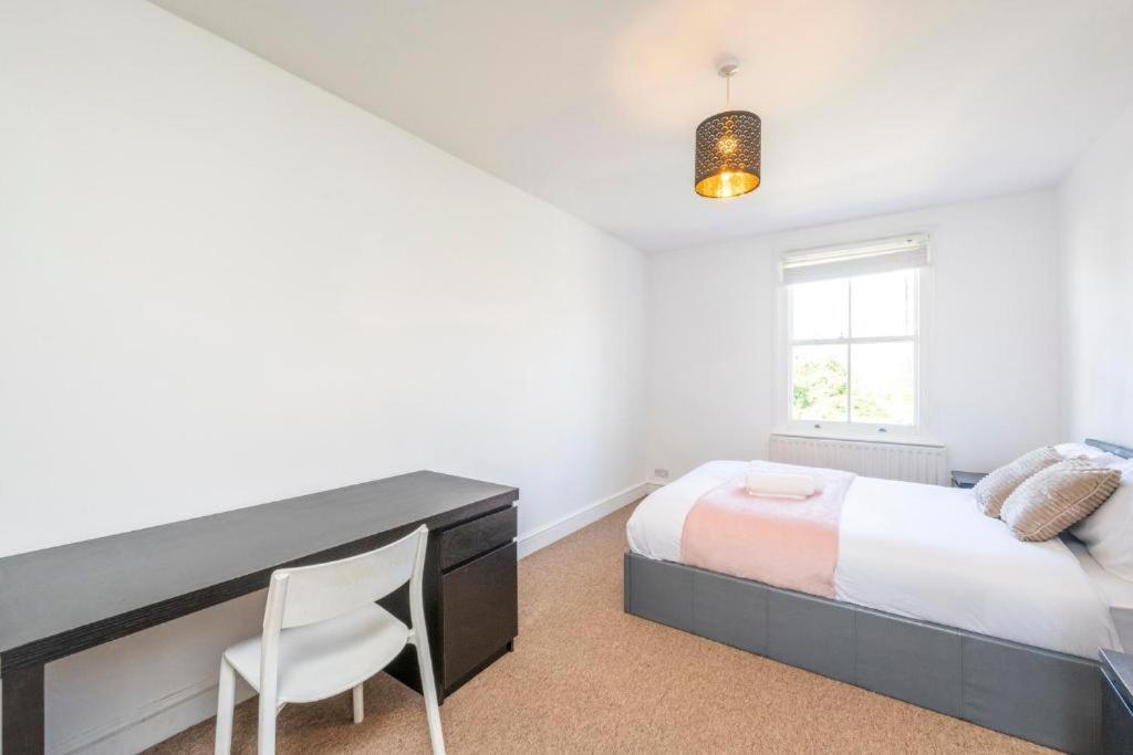 Luxury 4 Bedroom Flat With Stunning Shard View From Terrace In London! Next To Station, Sleeps 9 *