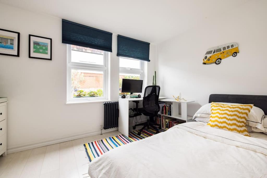 Stylish 2 Bed Loft With Terrace 2 Min From Tube Appartement Londres