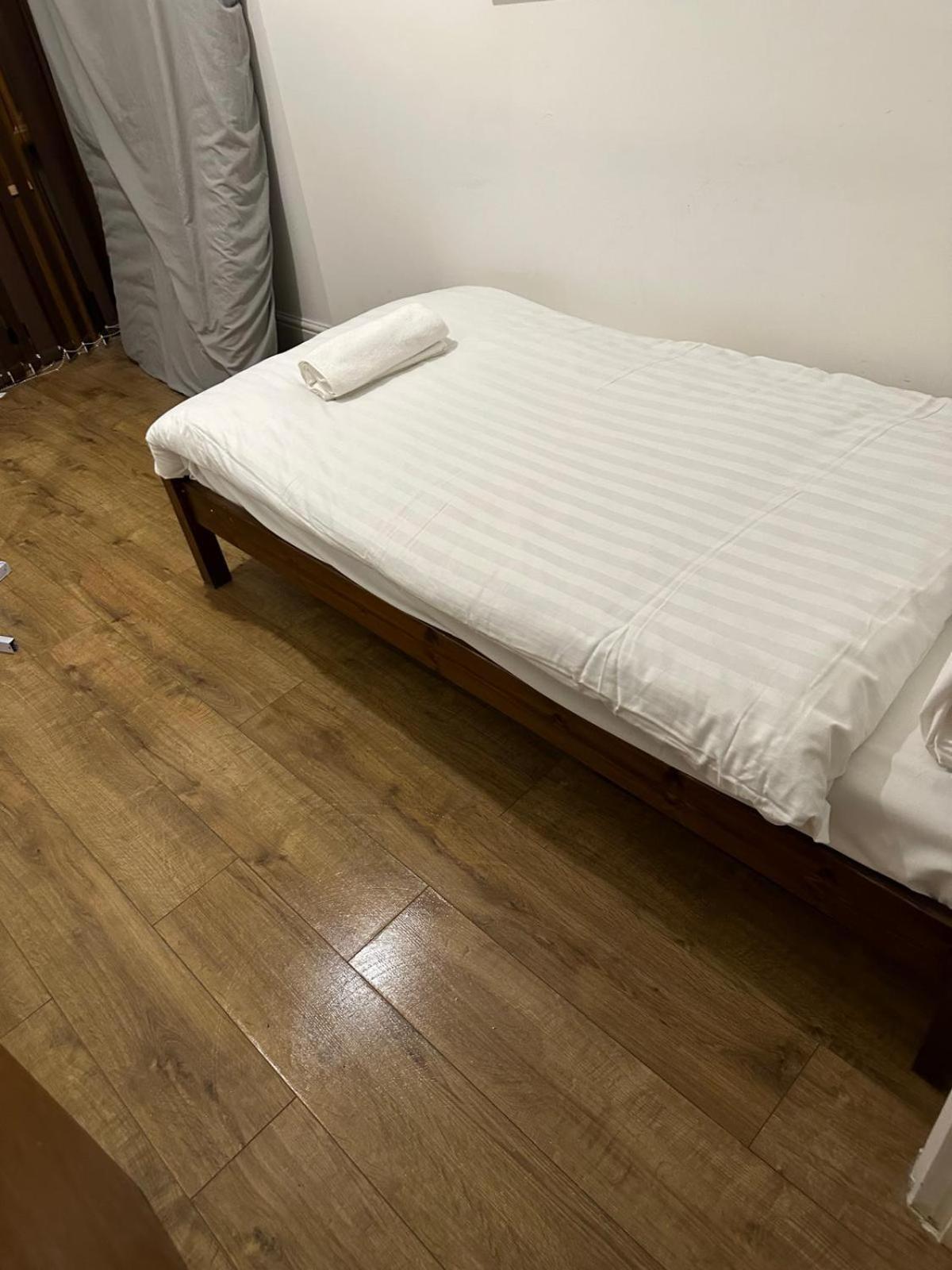 Twenty One Bed & Breakfast London