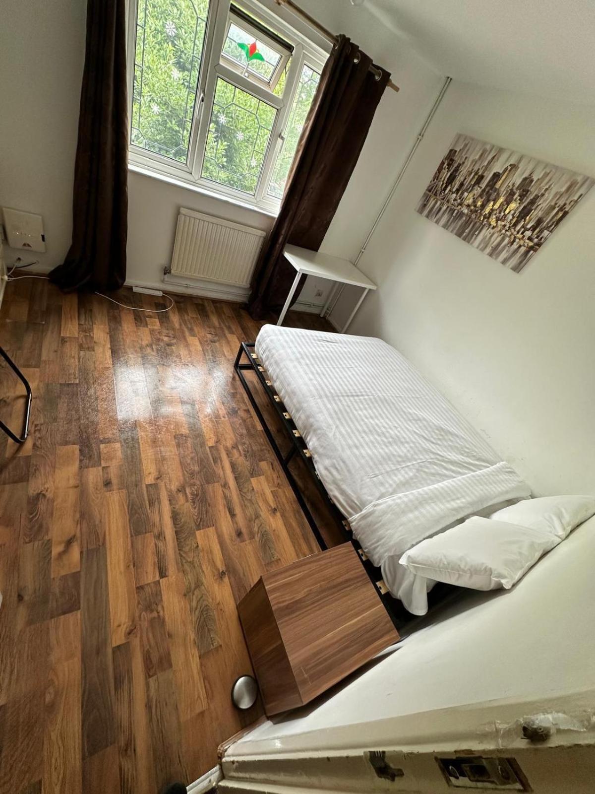 Bed & Breakfast Twenty One *