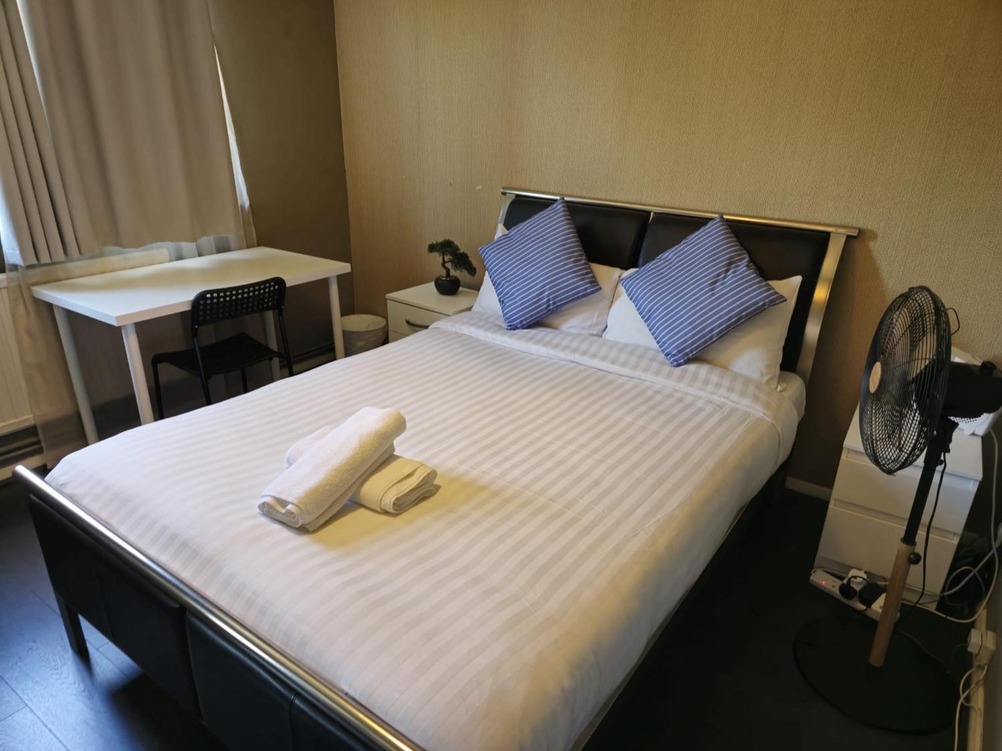 Twenty One Bed & Breakfast London