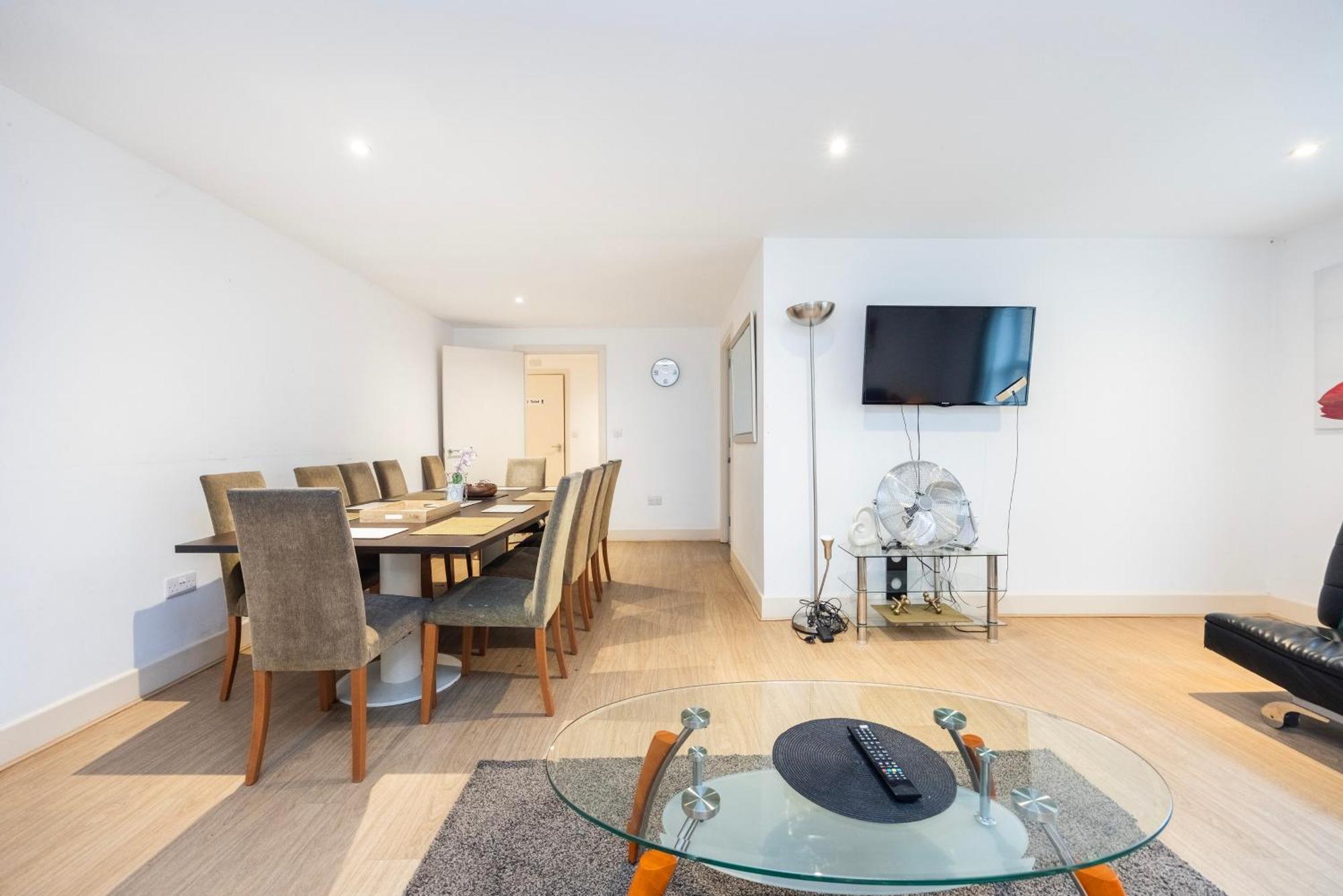 Appartement Heads On Bed -canary Wharf Docklands For The Larger Groups *