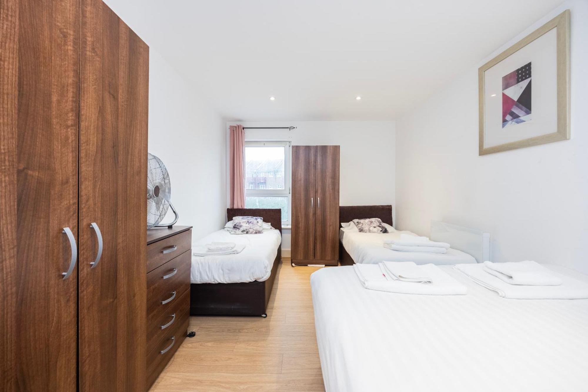 Appartement Heads On Bed -canary Wharf Docklands For The Larger Groups Londres