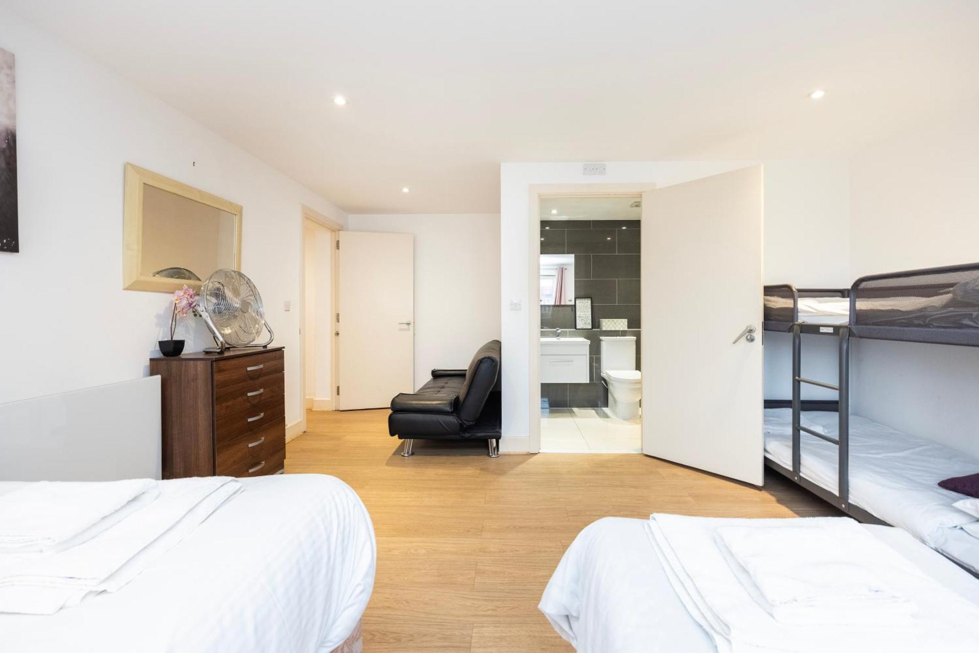 Heads On Bed -canary Wharf Docklands For The Larger Groups * Londres