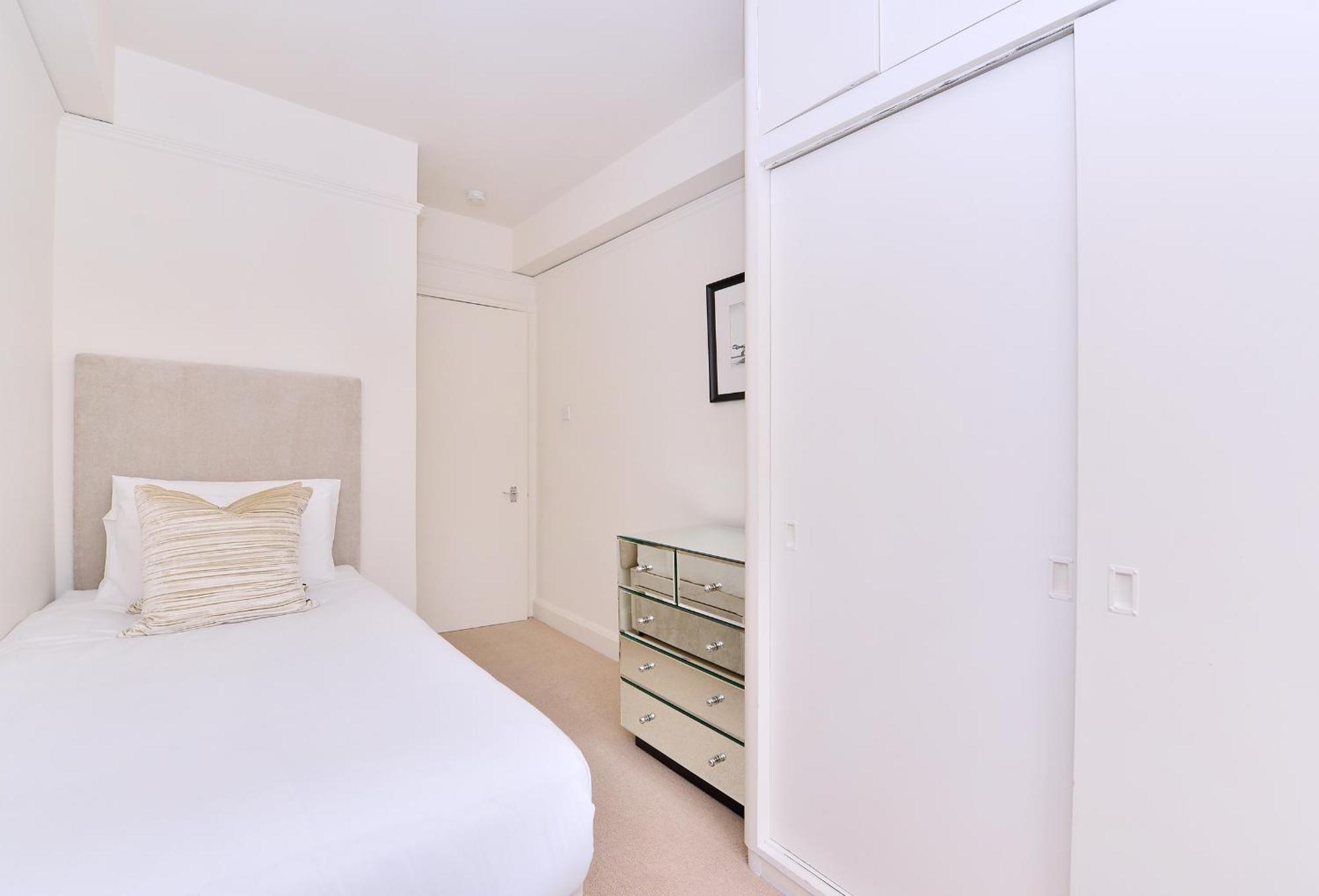 Apartment Pelham Court *