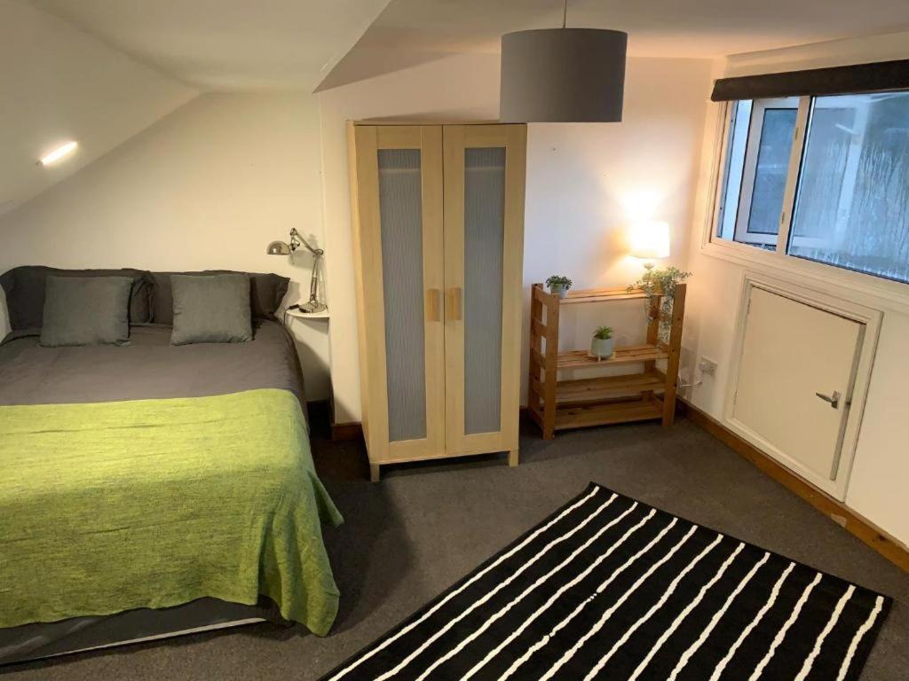 Balham, South Spacious, Lambert, 6 Available * Londres