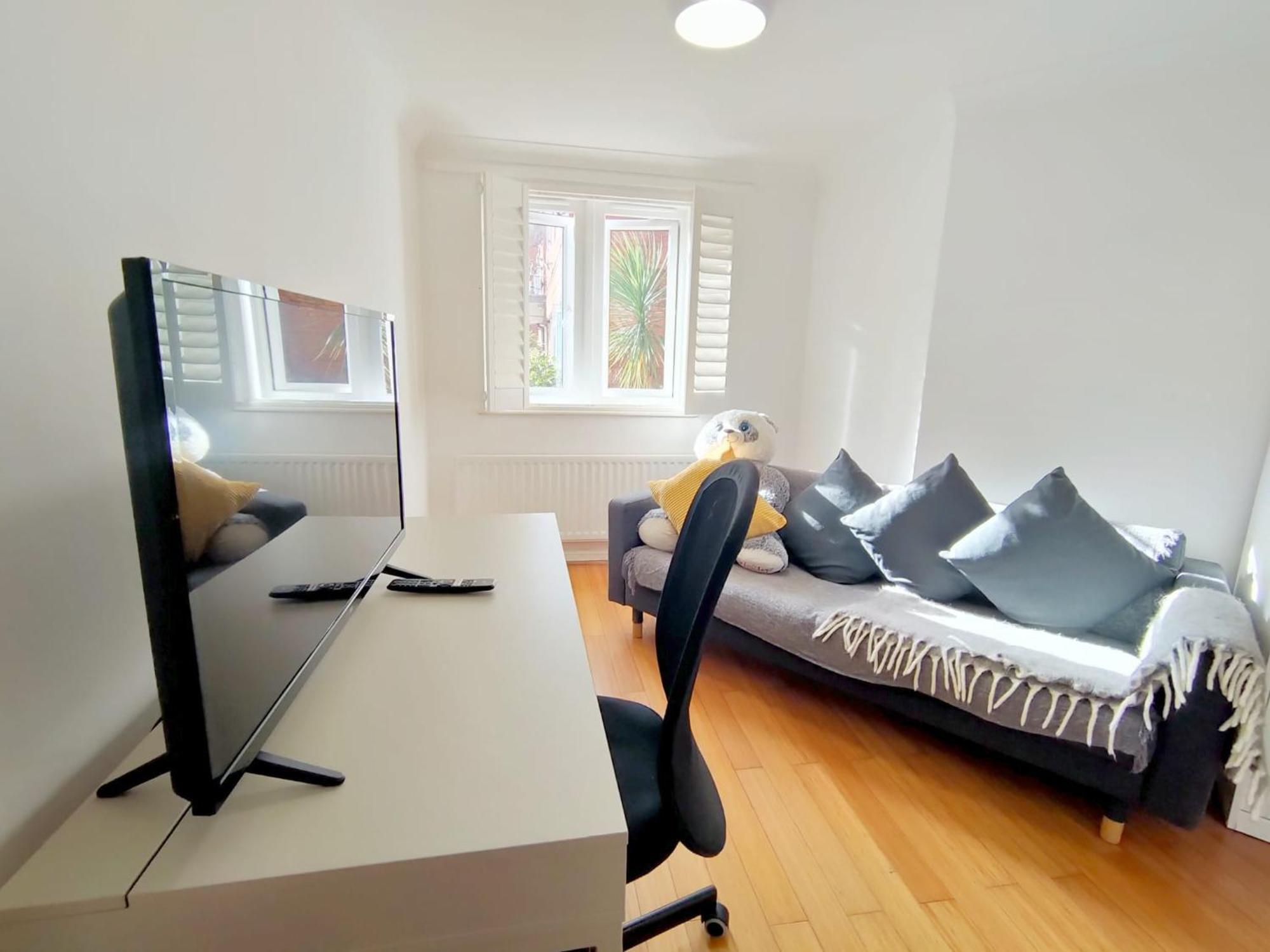 Spacious 3-bed Cosy Flat In Westminster Apartment *