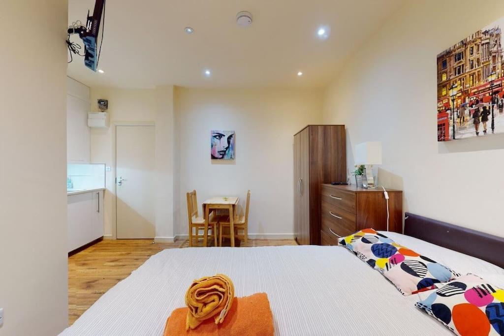 79 Chats Aparthotel *