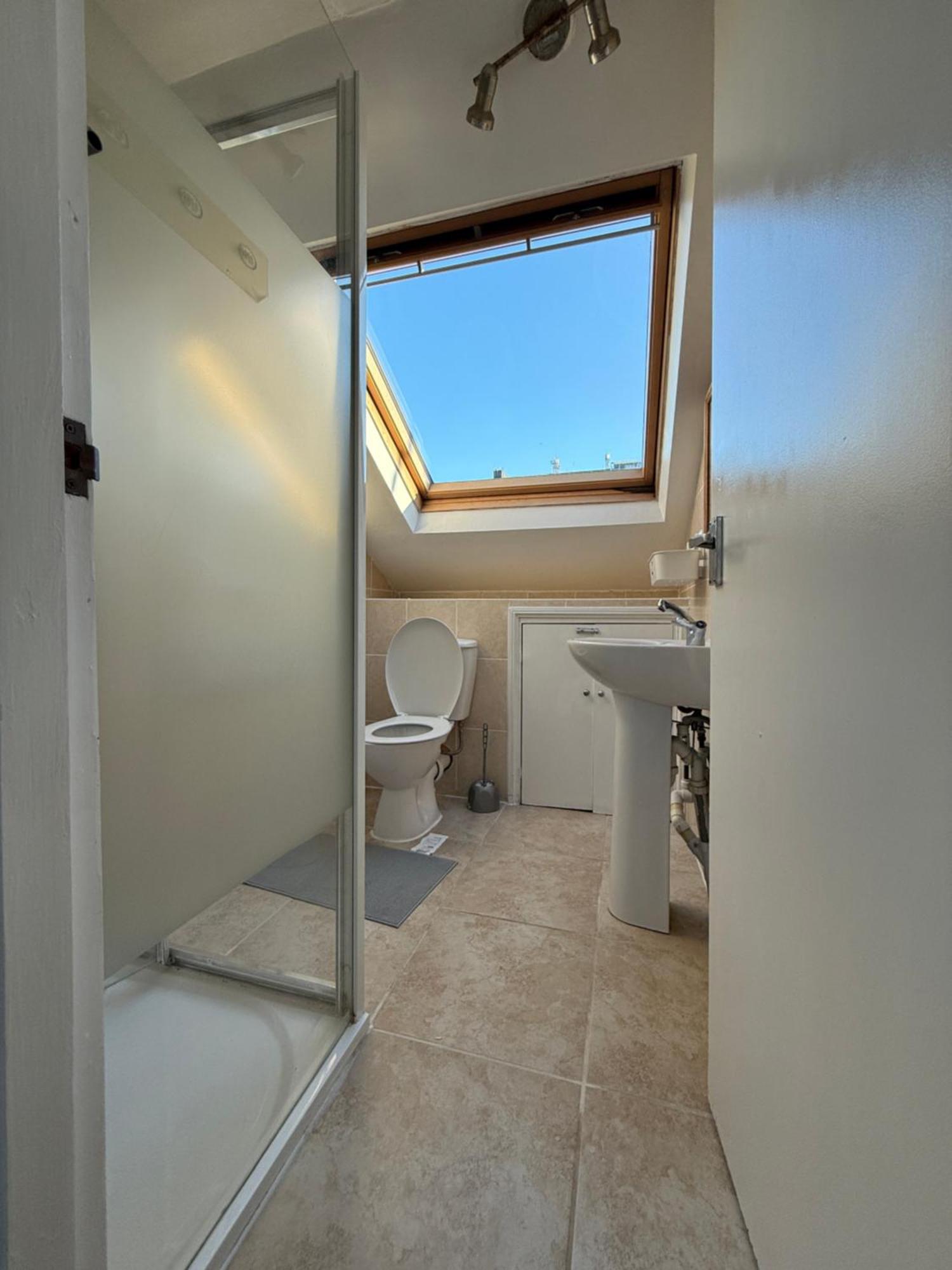 Room, View And Great Price In Hammersmith Londres