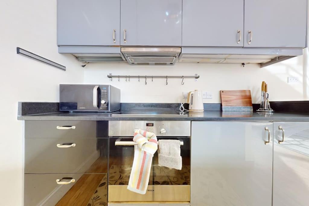 Charming And Bright Flat In Paddington! Londres