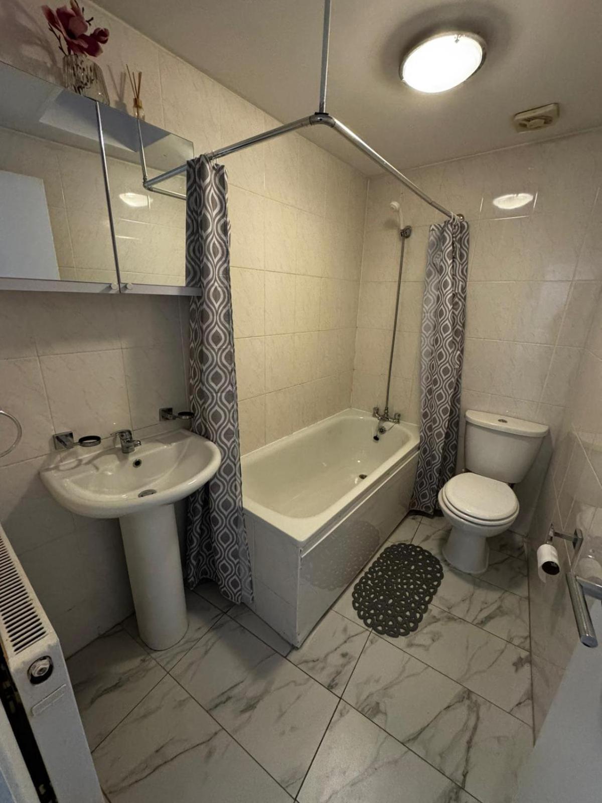 Spacious Is Sb5 Apartamento Londres