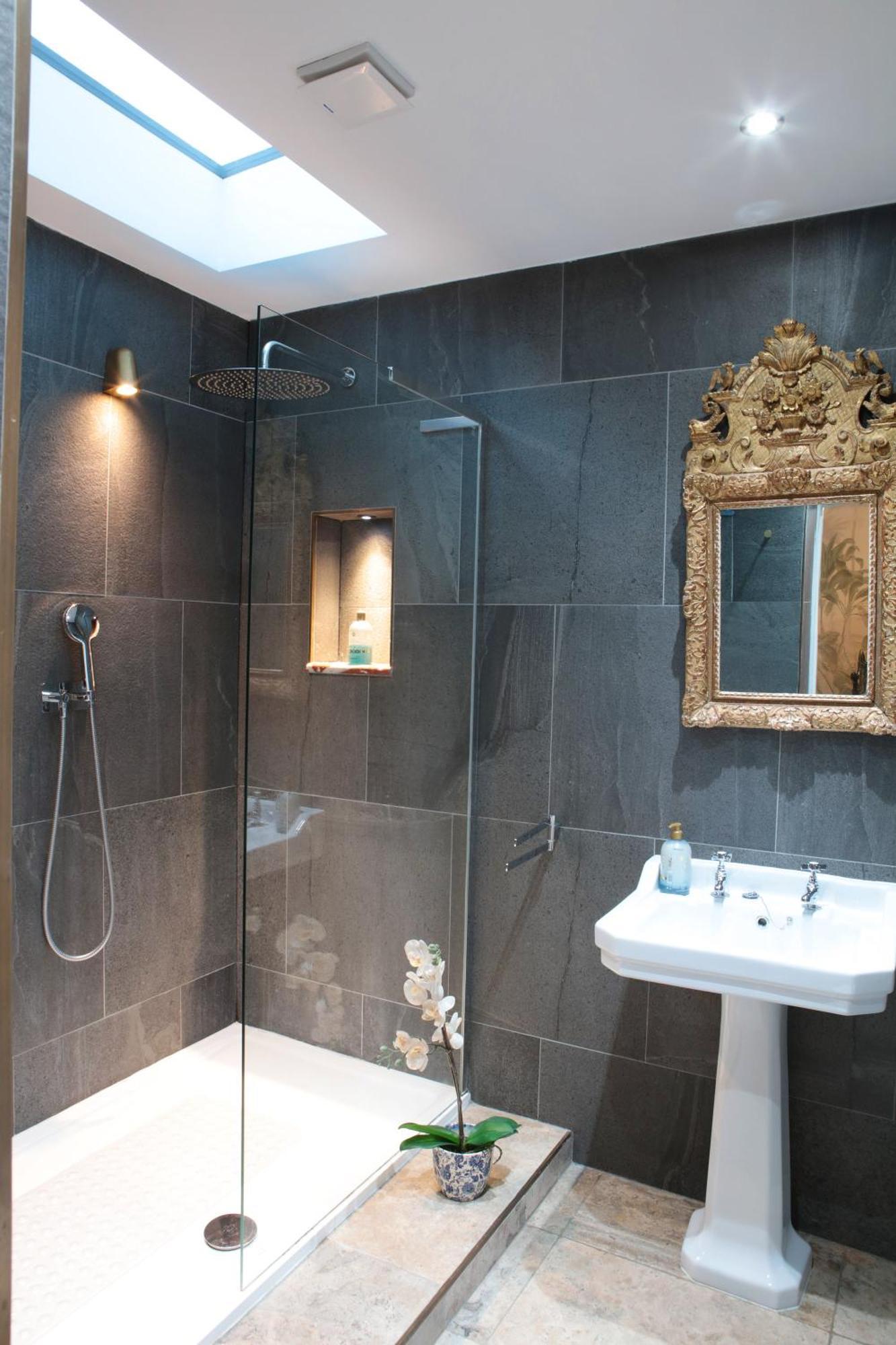 Luxor House Guest house London