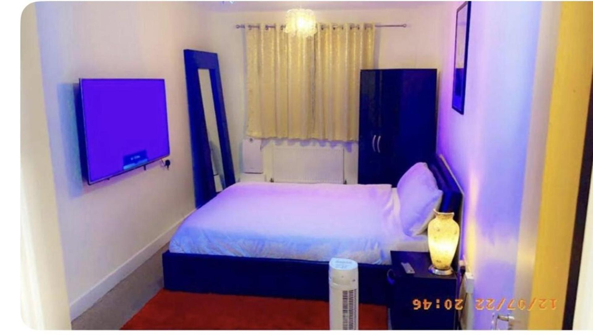 Appartement 4 Guests - Petok - Parking - 35Min Central London *