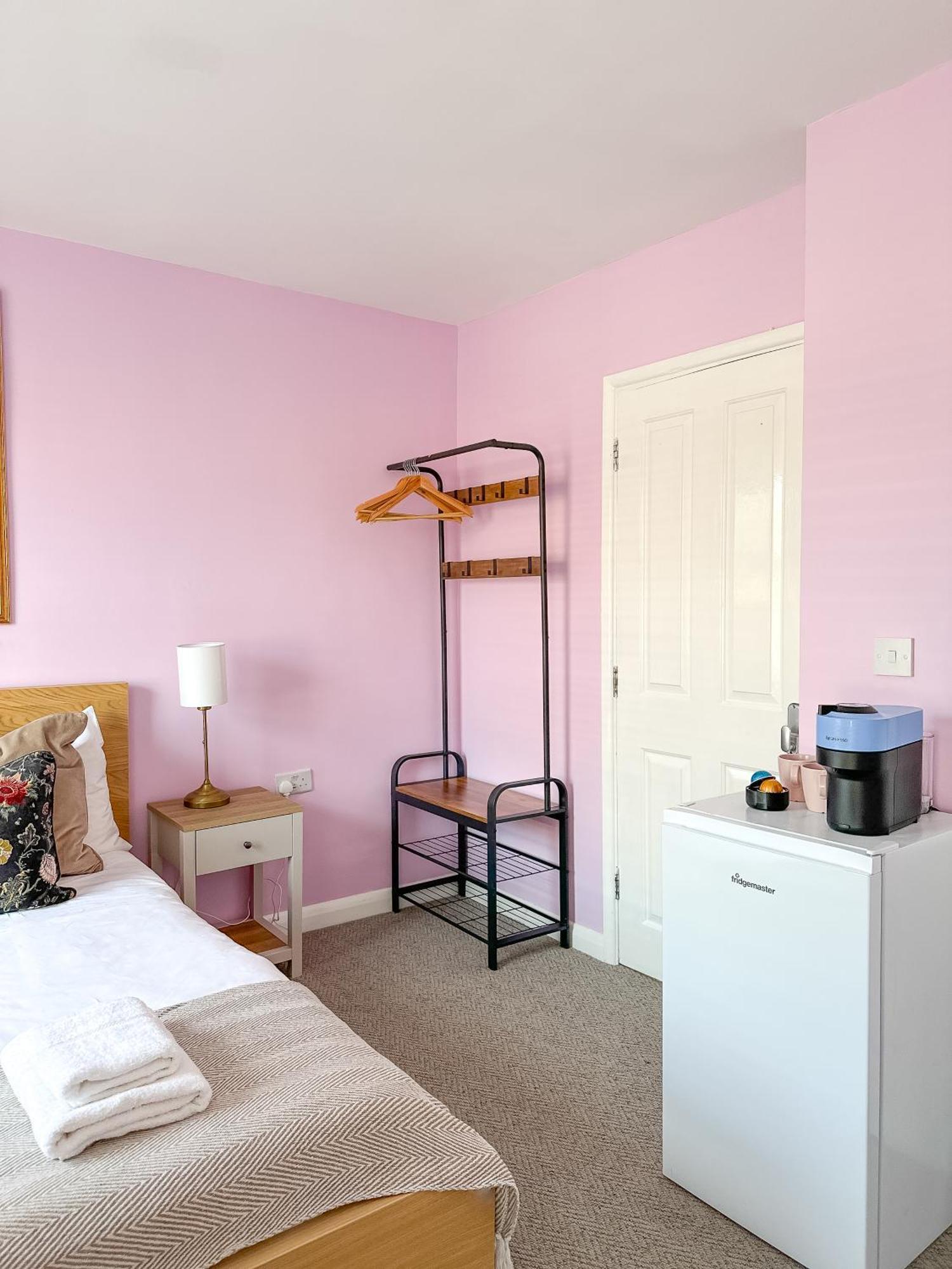 Camden Guest house *