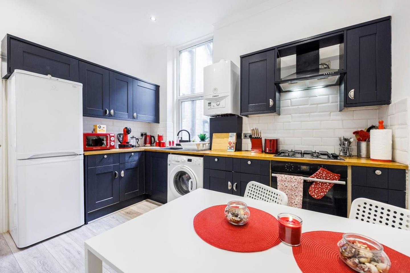 12 Bed Charming And Bright Flat * Londres