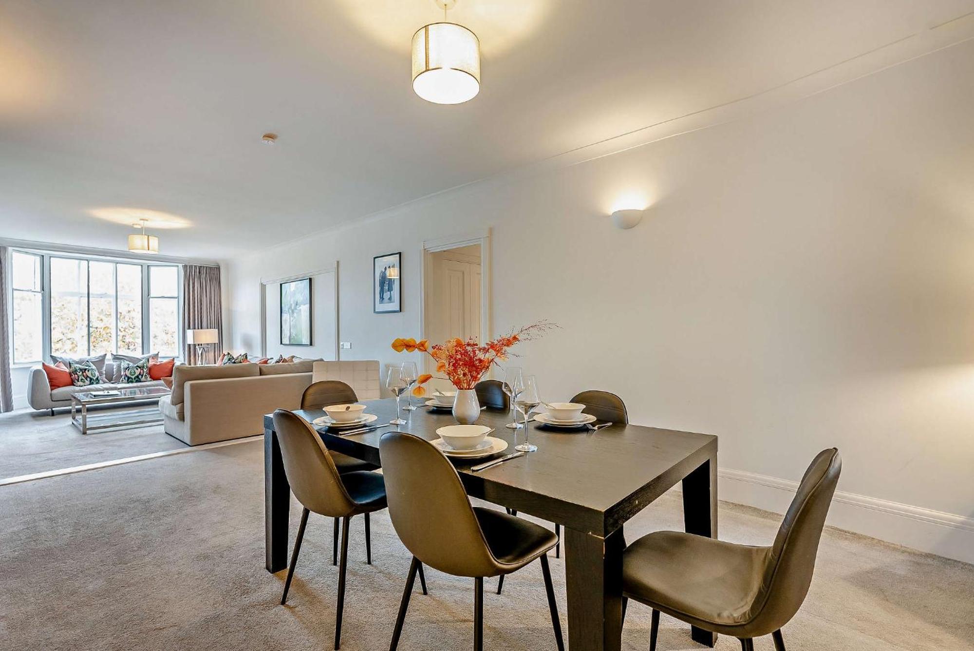 Strathmore Court Apartment *