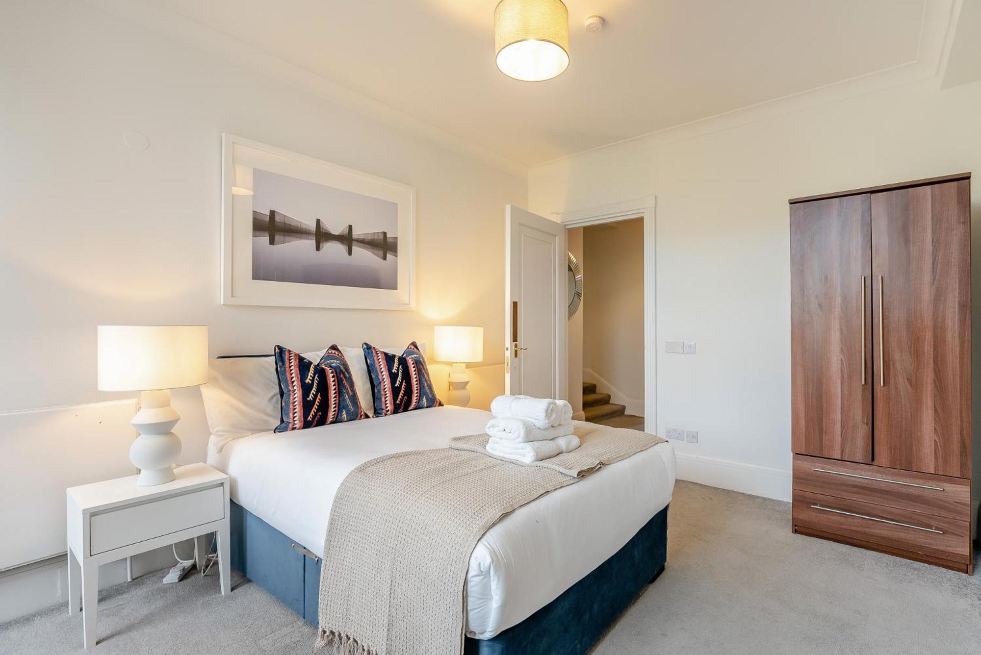 Strathmore Court Apartment *
