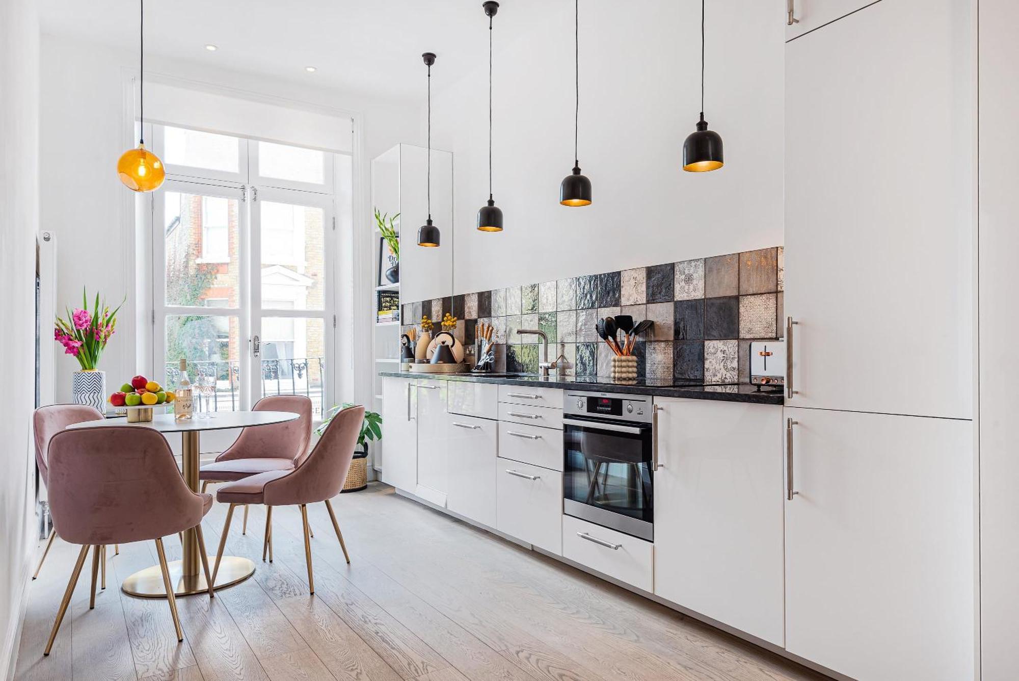 Lady On The Lane- 2 Bed Primrose Hill