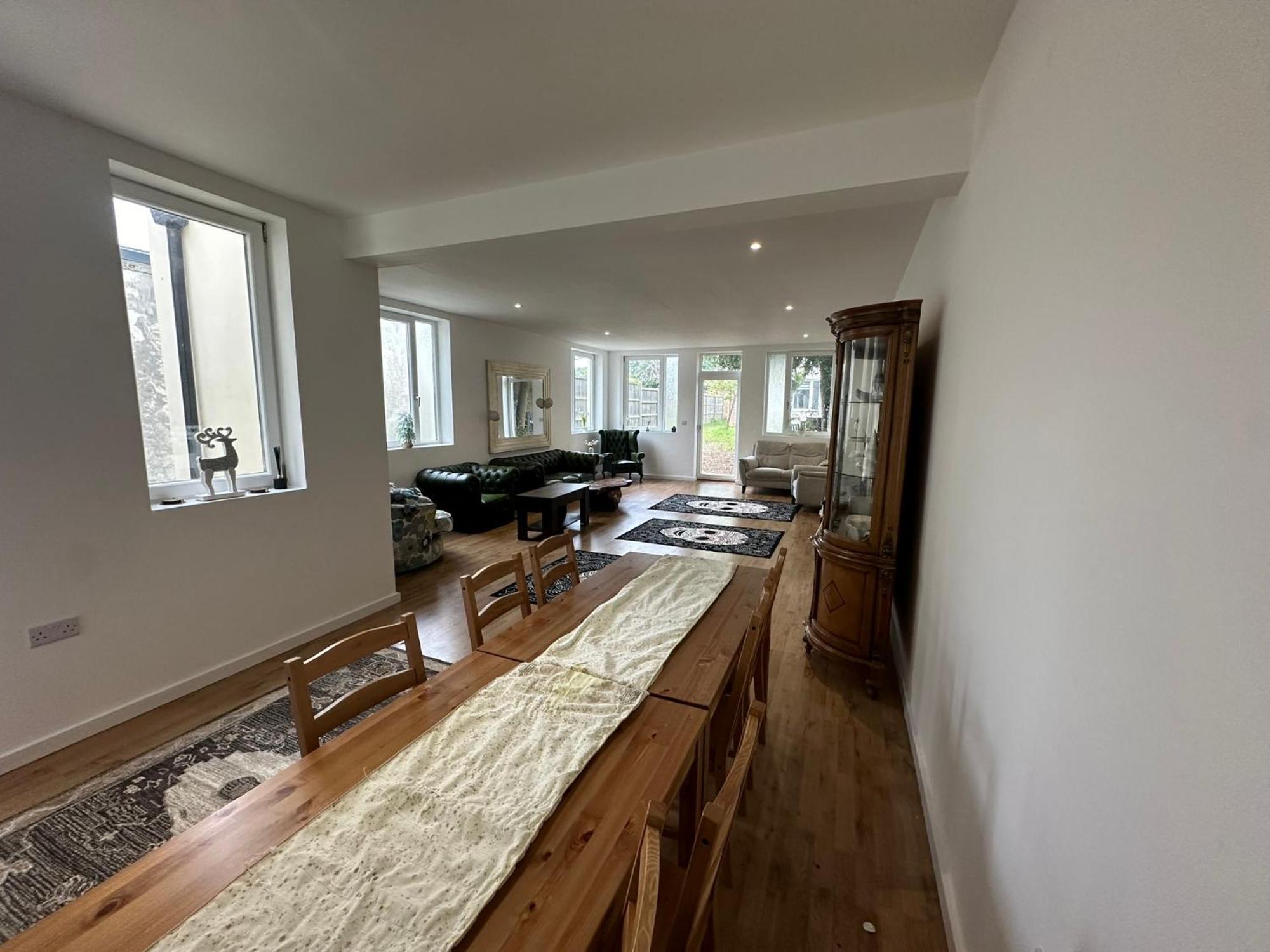 Holiday home North Spacious: 7-bedroom Group Retreat With Gym