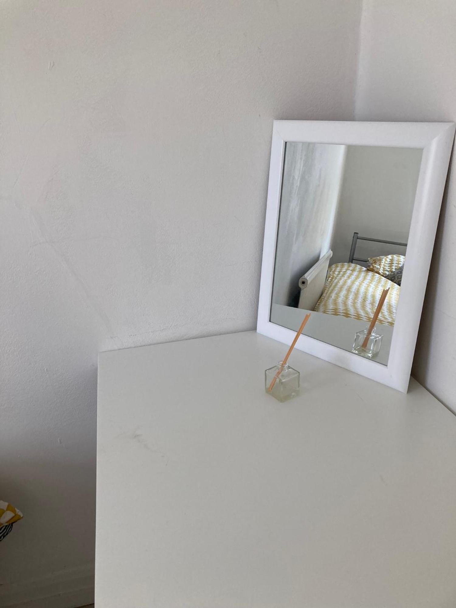 Redecorated Single With Shared Bathroom And Kitchen Privatunterkunft *