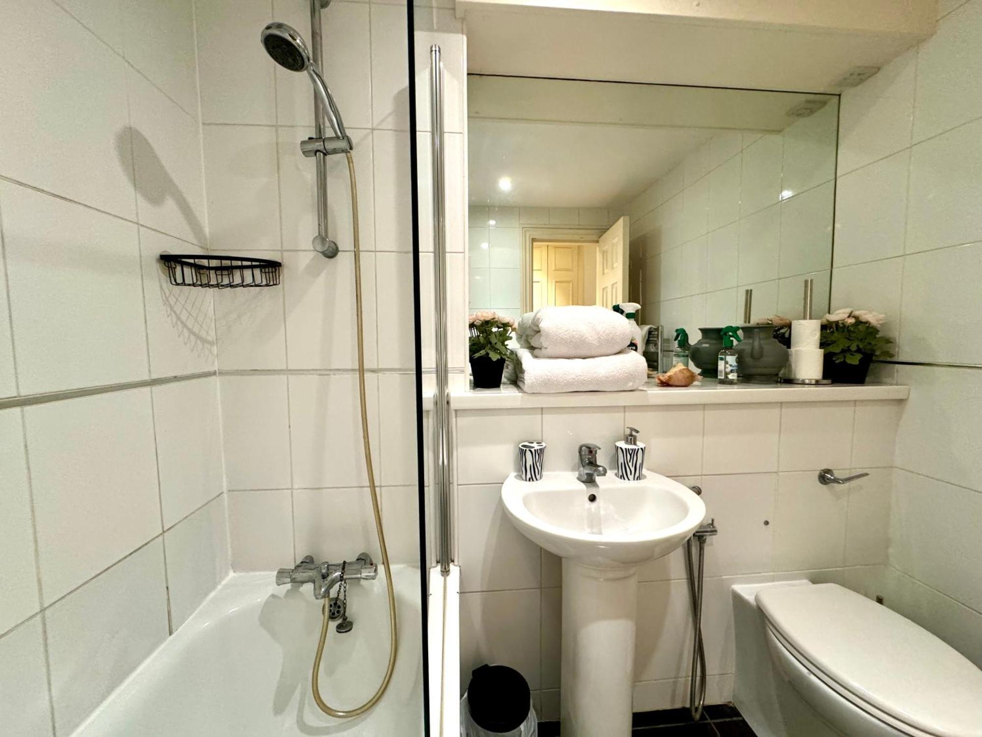 Lovely 2 Bedroom By Wild Appartement Londres