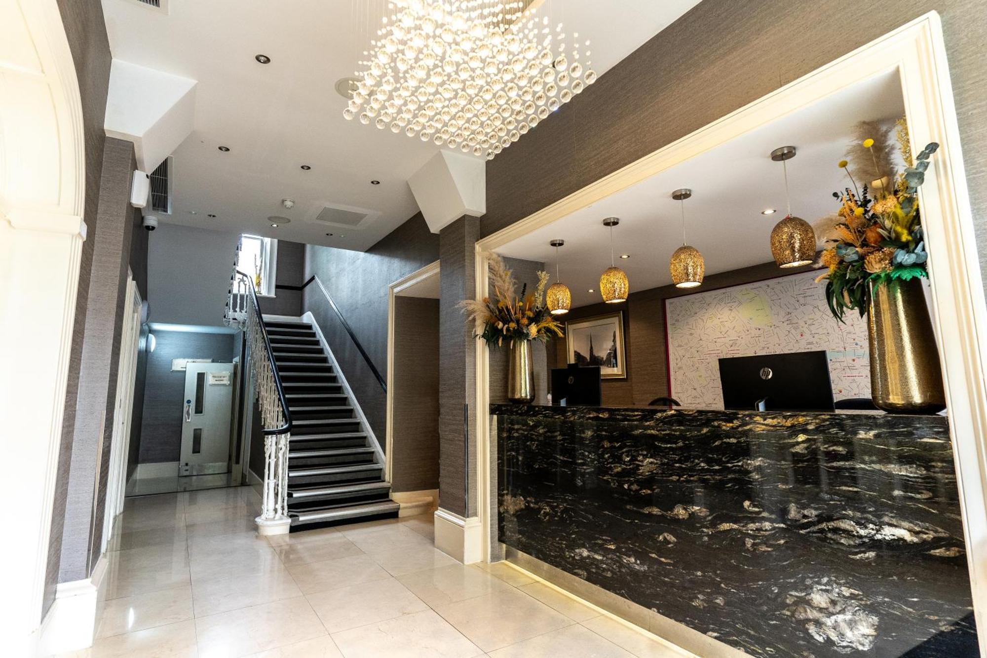 Hostal Lha Paddington *