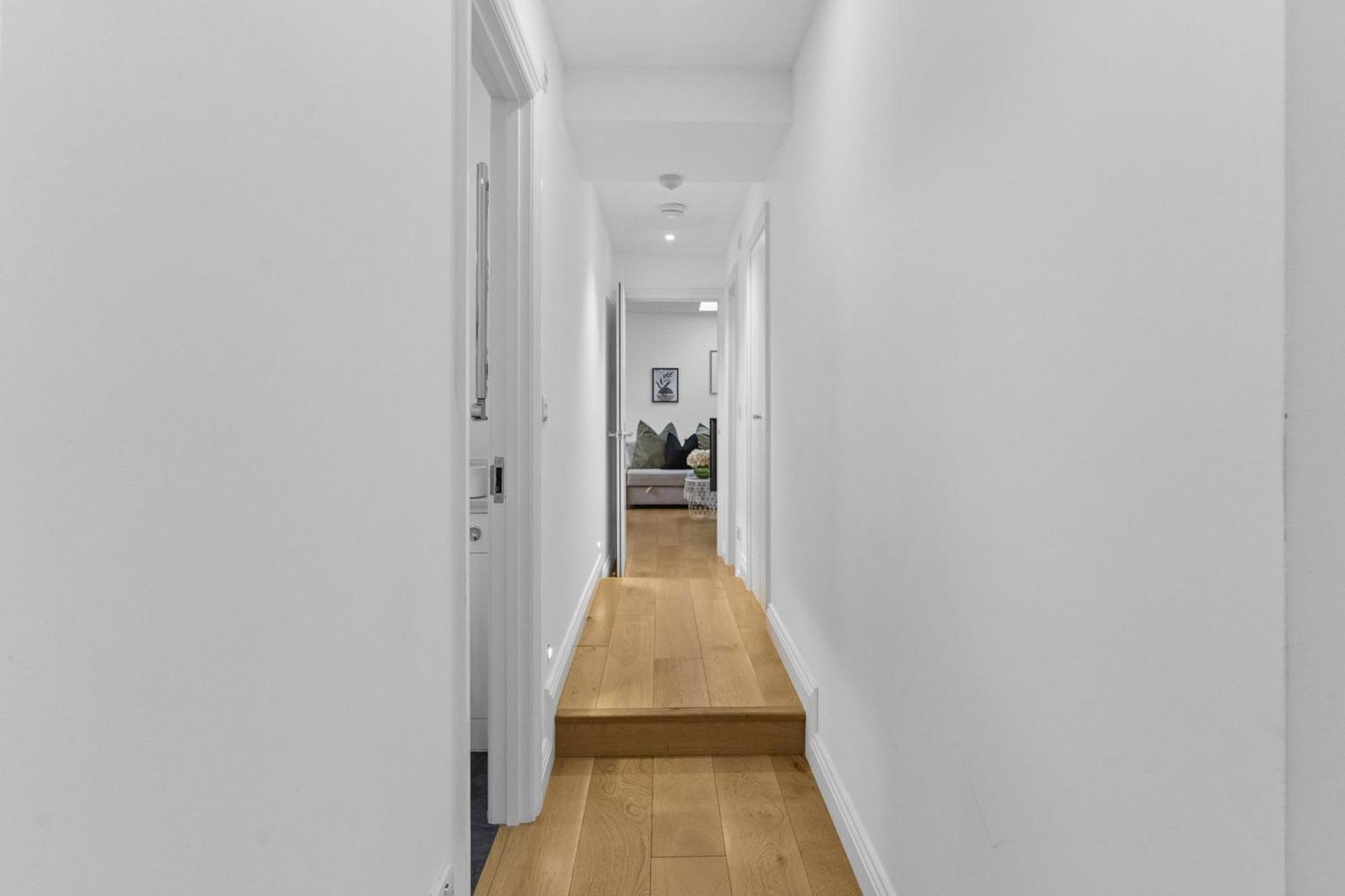 Two Bed By Livestay Short Lets & Serviced Near Oxford Circus London