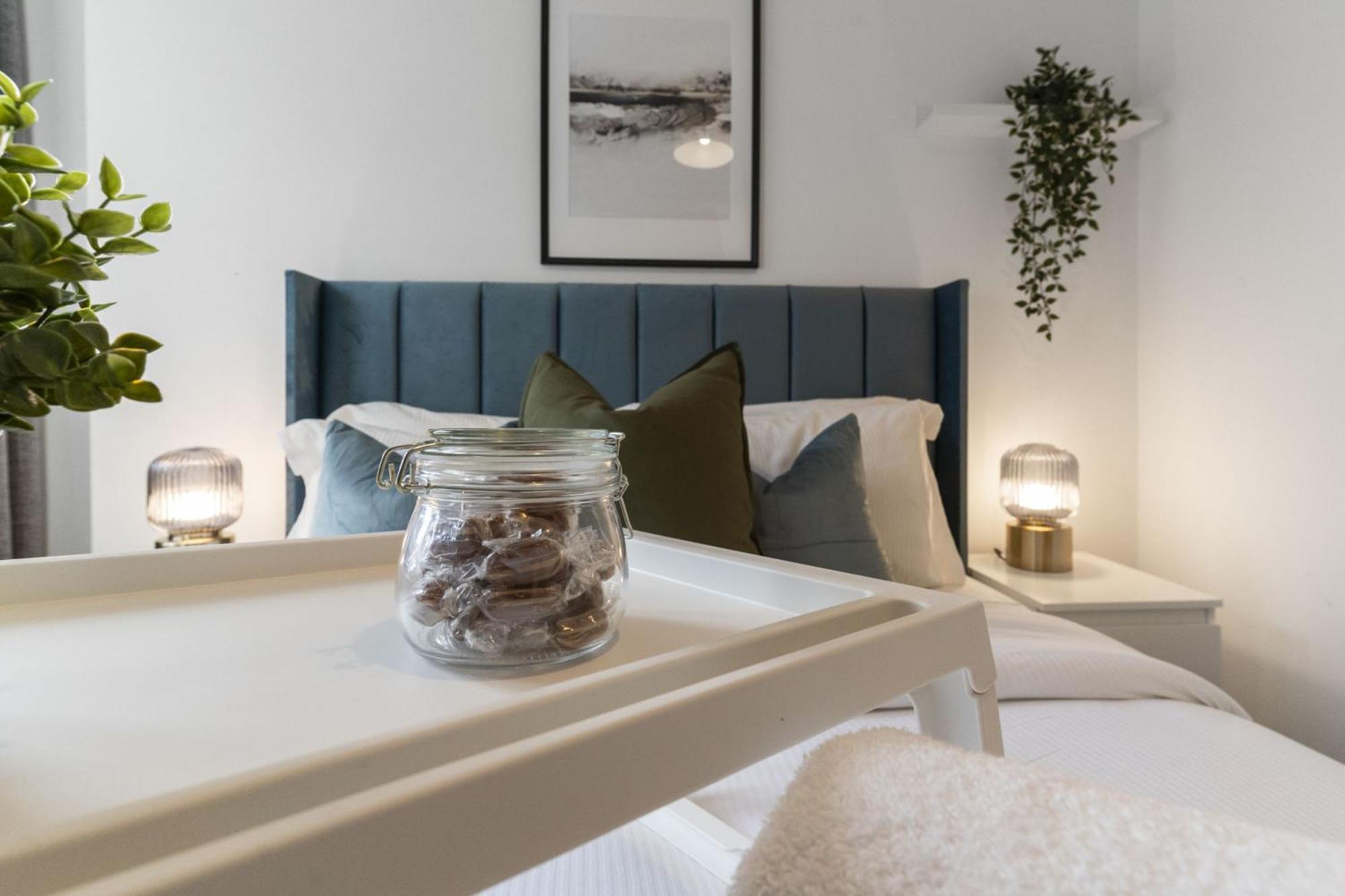 Two Bed By Livestay Short Lets & Serviced Near Oxford Circus * Londres