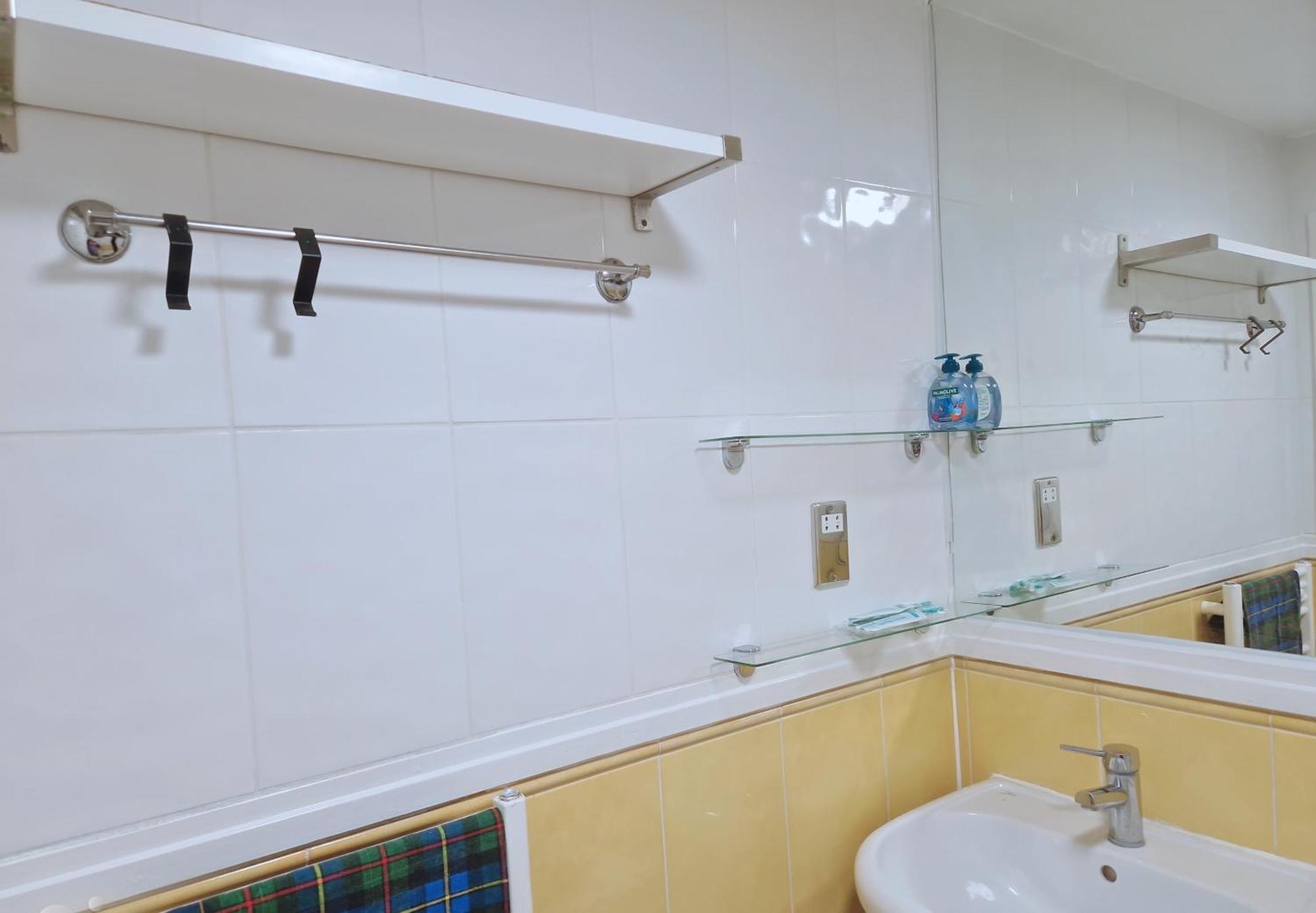 Appartement Charming Three Bedroom By The Thames Londen