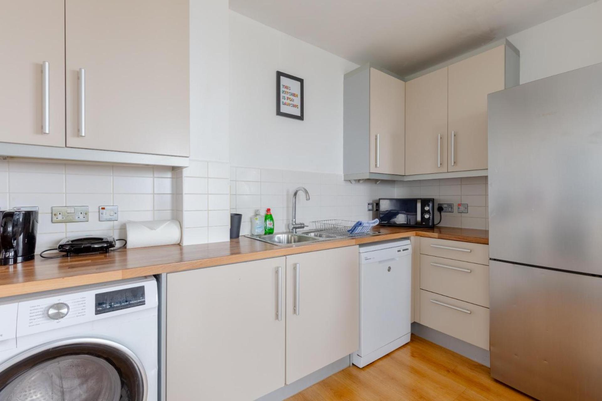 Bright 2 Bed Flat With Views Near Tower Bridge Londres