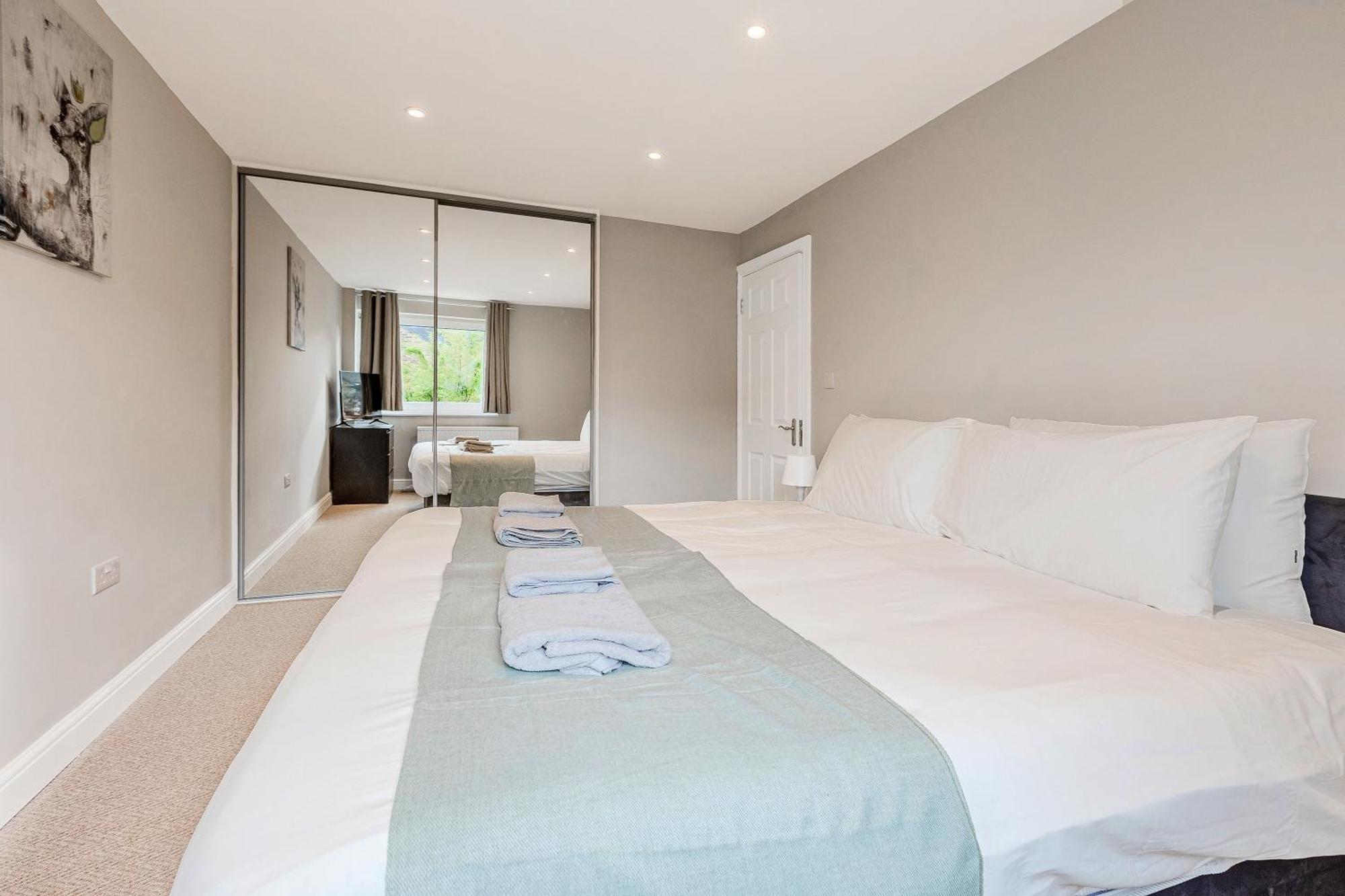 Сasa de vacaciones Battersea Spacious Perfect For Family And Groups With Free Parking Sleep 8