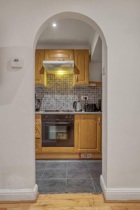 Apartamento Grove Retreat 1 Bed Steps From Ladbroke Station *
