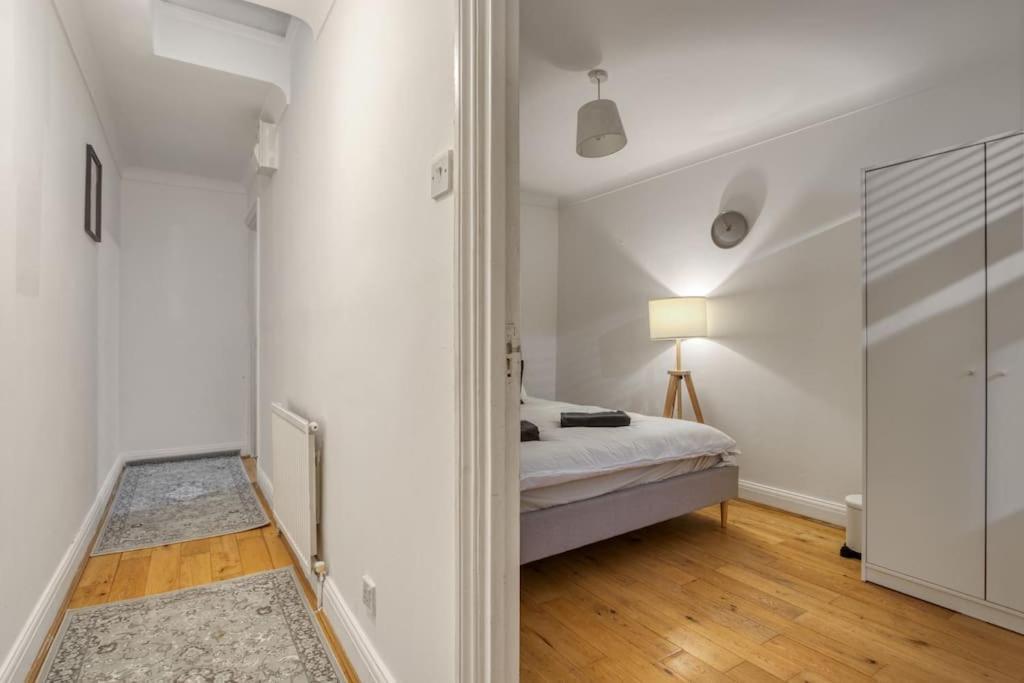 Apartamento Grove Retreat 1 Bed Steps From Ladbroke Station