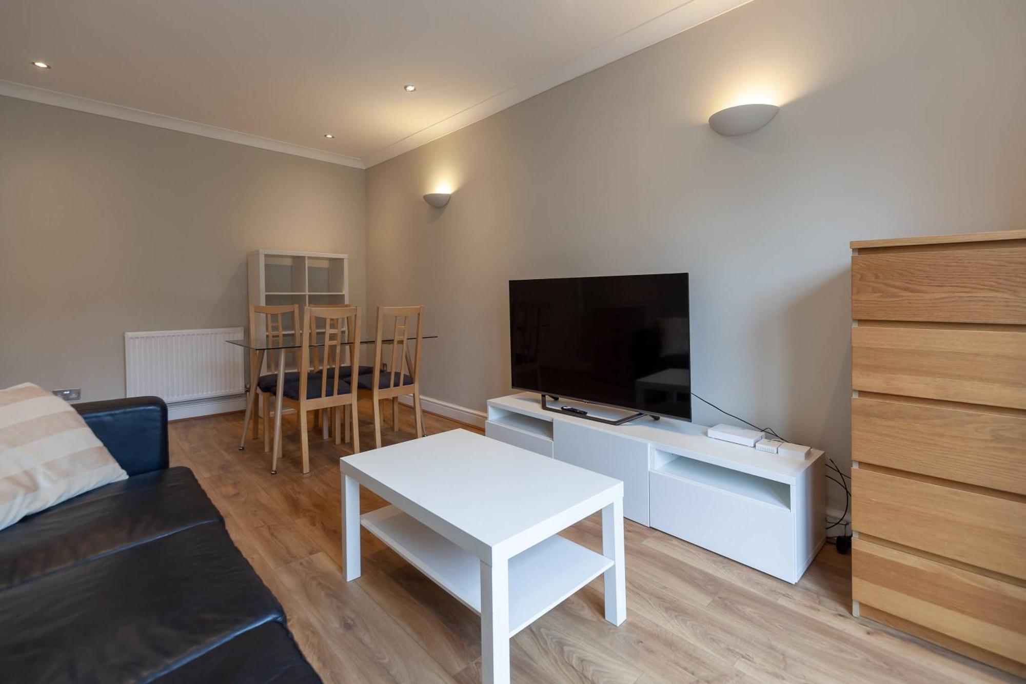 Spacious And Bright 2 Bed Tower Bridge Londres