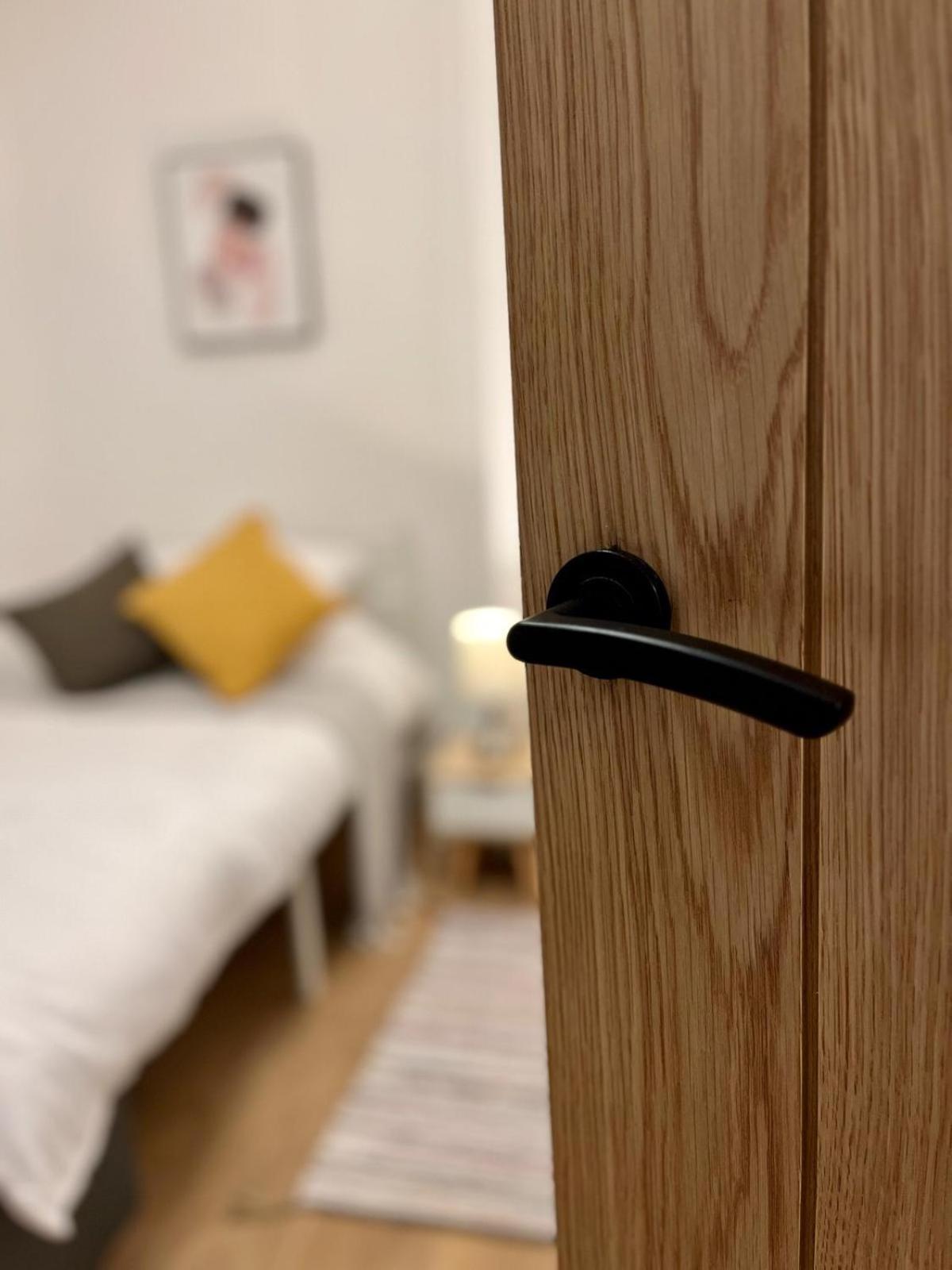 Flat - Good Access To And More! * Londres