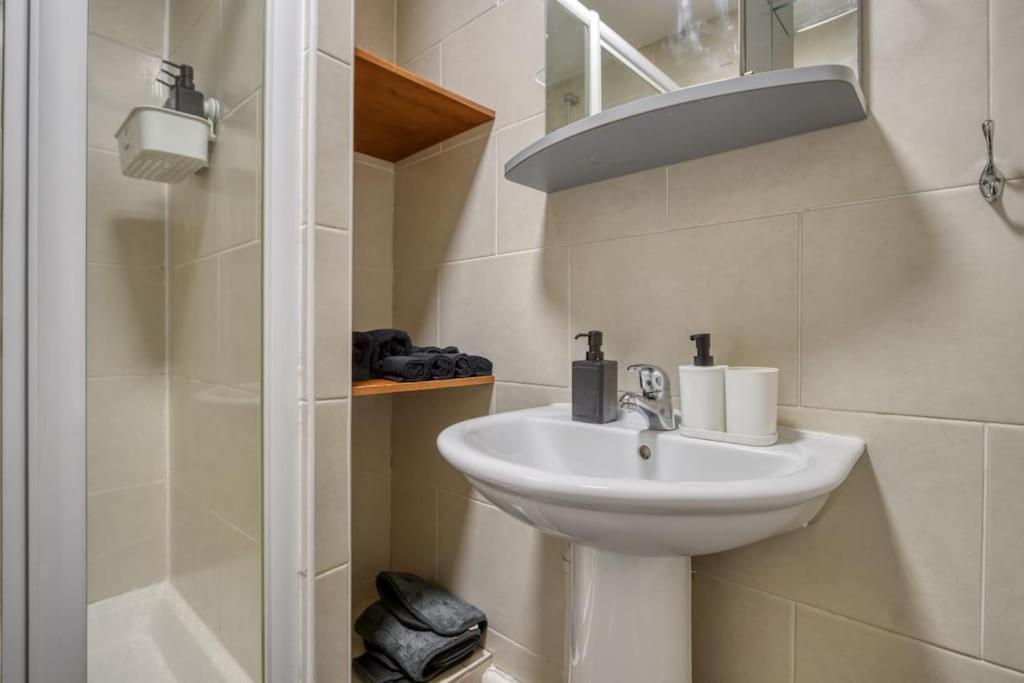 Grove Retreat 1 Bed Steps From Ladbroke Station Apartamento