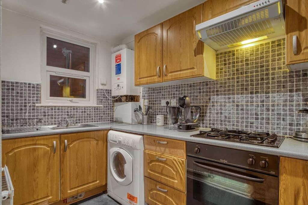 Apartamento Grove Retreat 1 Bed Steps From Ladbroke Station