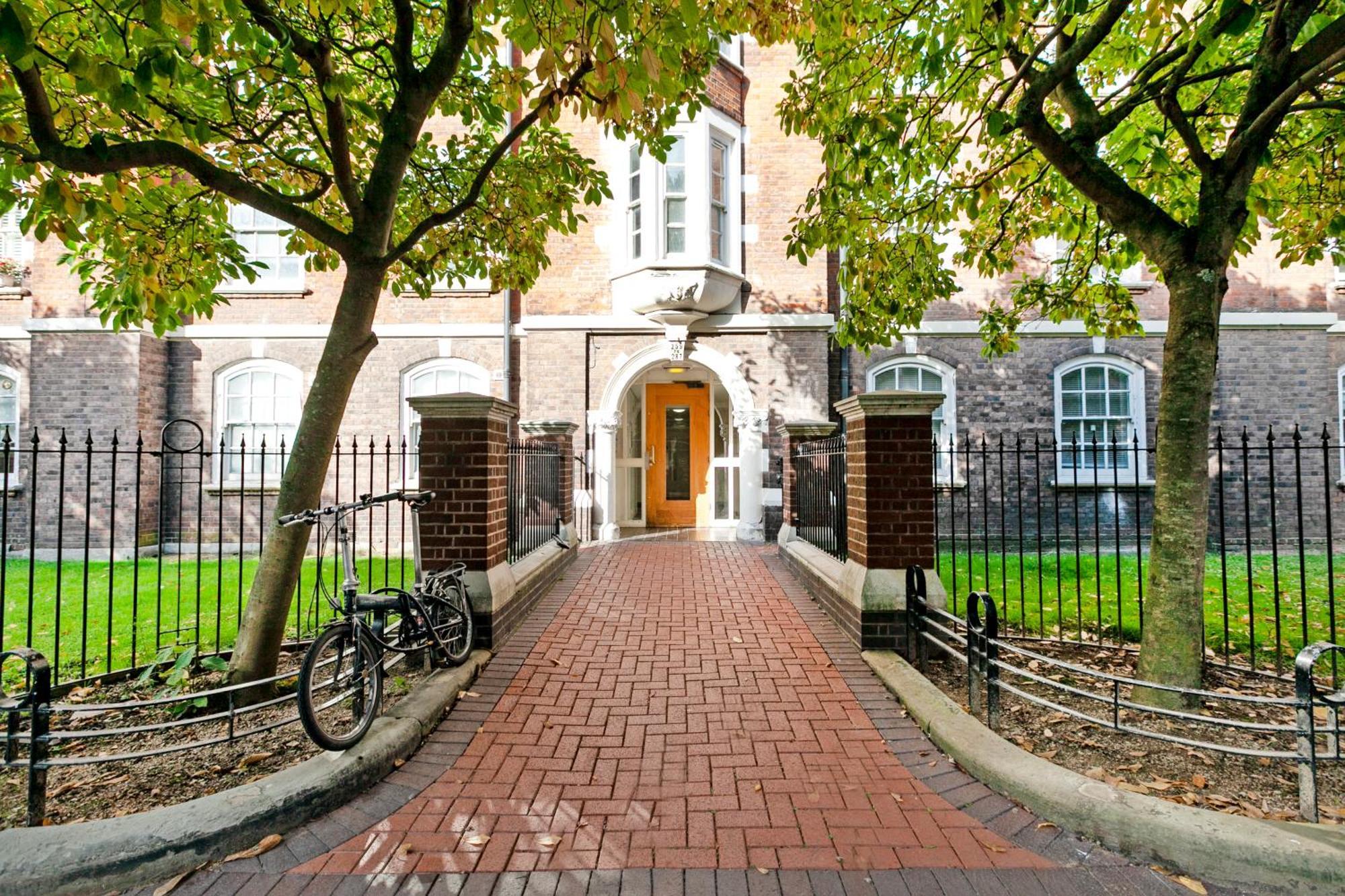 Beautiful 3 Bedroom Flat In Scott Ellis Gardens * Londres