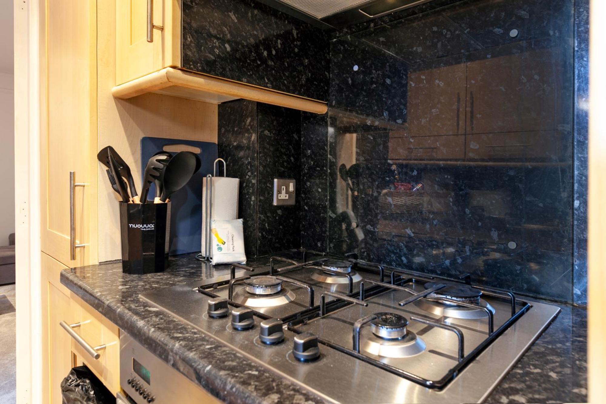 Beautiful 3 Bedroom Flat In Scott Ellis Gardens * Londres