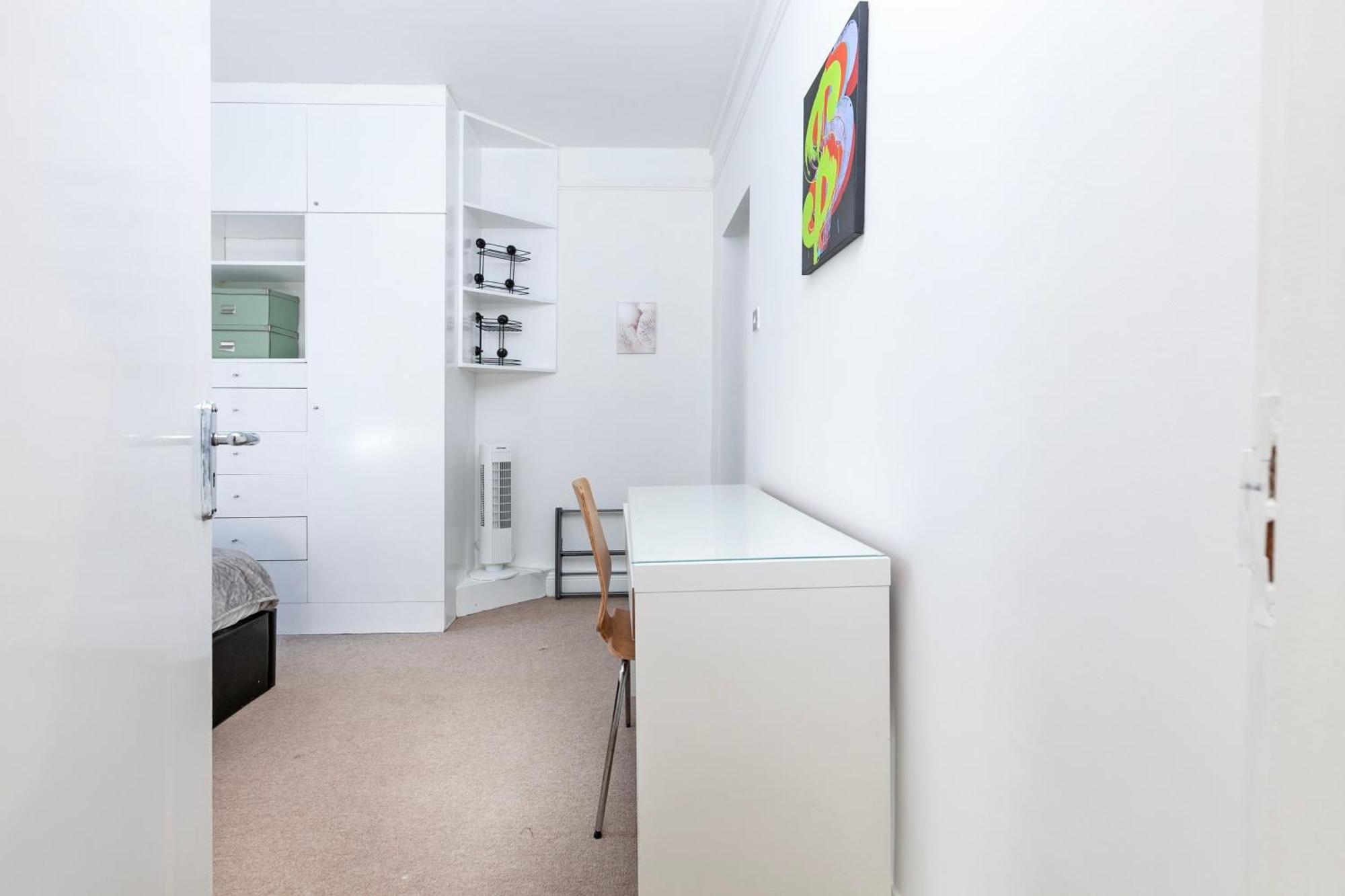 Beautiful 3 Bedroom Flat In Scott Ellis Gardens Appartement *